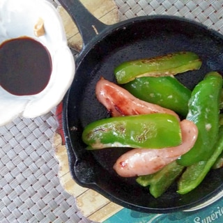 ソースで食べる焼きウインナー